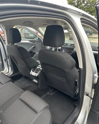 Skoda Superb cena 74900 przebieg: 237000, rok produkcji 2020 z Słupsk małe 529